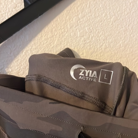 Zyia active unwind camo joggers - Picture 4 of 4